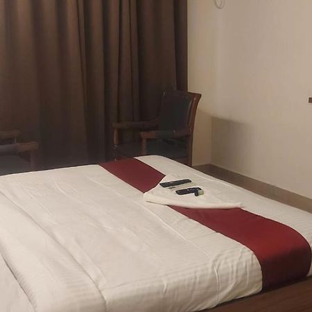 Capital O 69831 Hotel Mount Heera Chennai Esterno foto