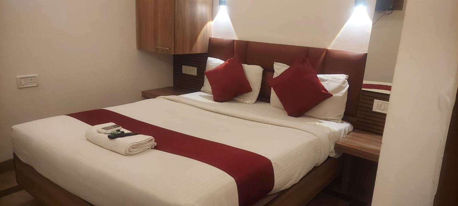 Capital O 69831 Hotel Mount Heera Chennai Esterno foto