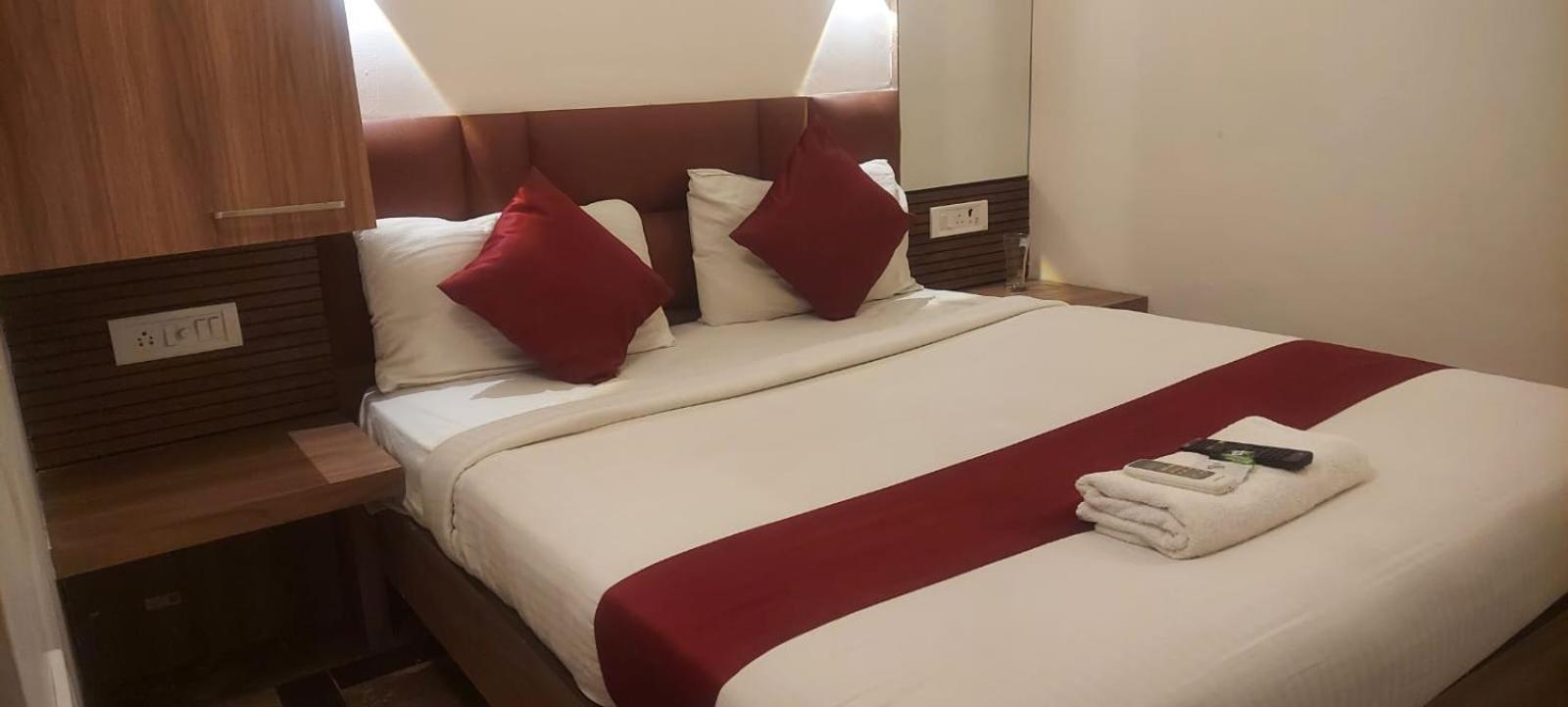 Capital O 69831 Hotel Mount Heera Chennai Esterno foto