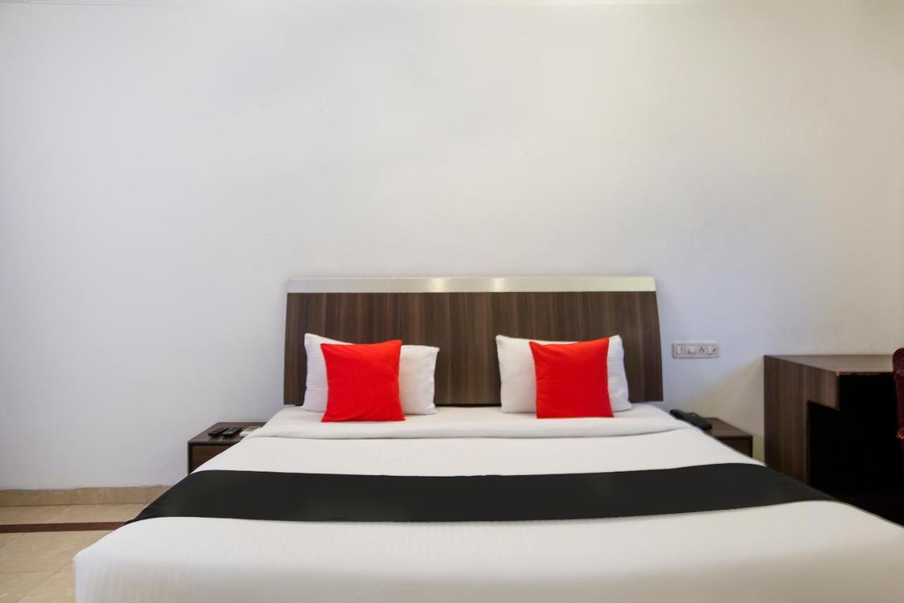 Capital O 69831 Hotel Mount Heera Chennai Esterno foto