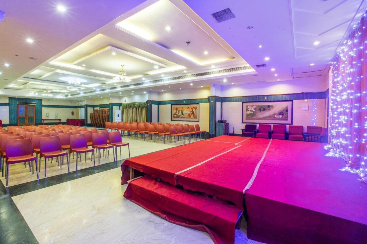 Capital O 69831 Hotel Mount Heera Chennai Esterno foto